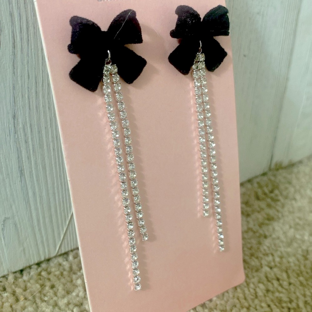 🎄Black Velvet Bow Sparkling CV dangle earrings - Picture 1 of 4